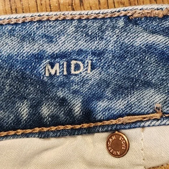 AMERICAN EAGLE Next Level Stretch Midi Distressed Jean Shorts - Sz 8 - Picture 4 of 5